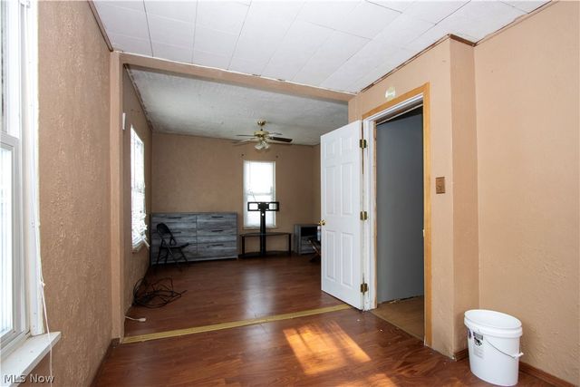 2106 Indiana Way NE, Canton, OH 44705