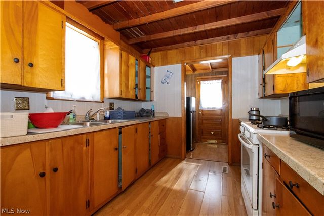 2106 Indiana Way NE, Canton, OH 44705