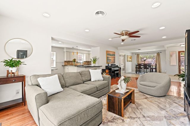 5827 Rutherglenn Drive, Houston, TX 77096