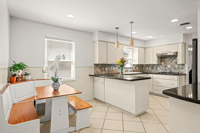 5827 Rutherglenn Drive, Houston, TX 77096