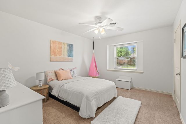 5827 Rutherglenn Drive, Houston, TX 77096