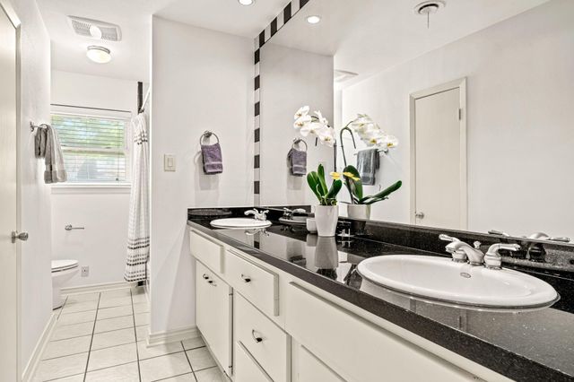 5827 Rutherglenn Drive, Houston, TX 77096