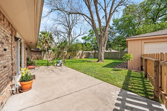 5827 Rutherglenn Drive, Houston, TX 77096