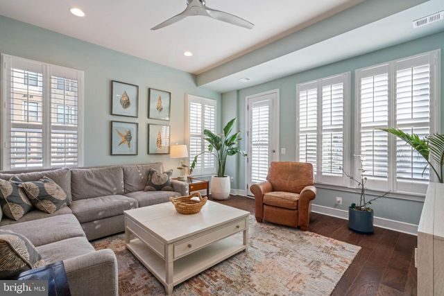 42905 SANDY QUAIL TER, Ashburn, VA 20148