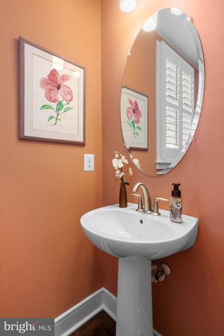 42905 SANDY QUAIL TER, Ashburn, VA 20148