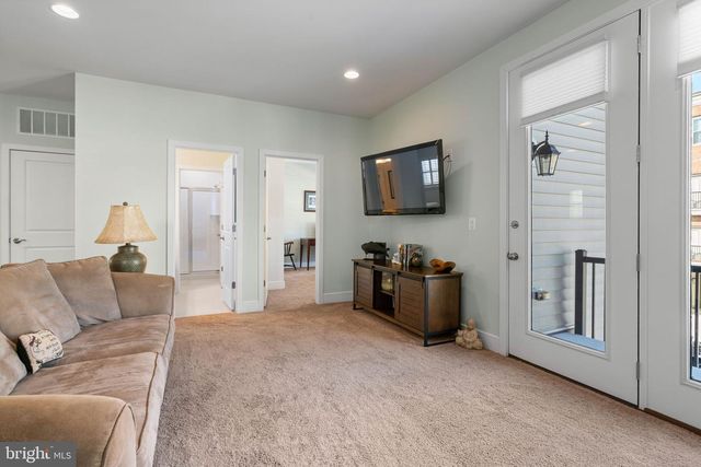 42905 SANDY QUAIL TER, Ashburn, VA 20148