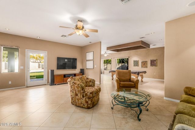 2600 W TULSA Street, Chandler, AZ 85224