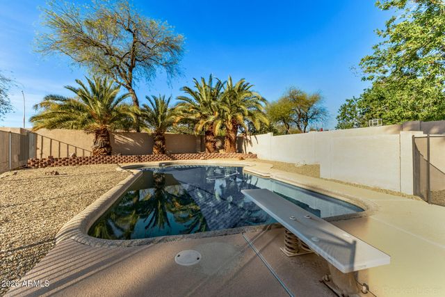 2600 W TULSA Street, Chandler, AZ 85224