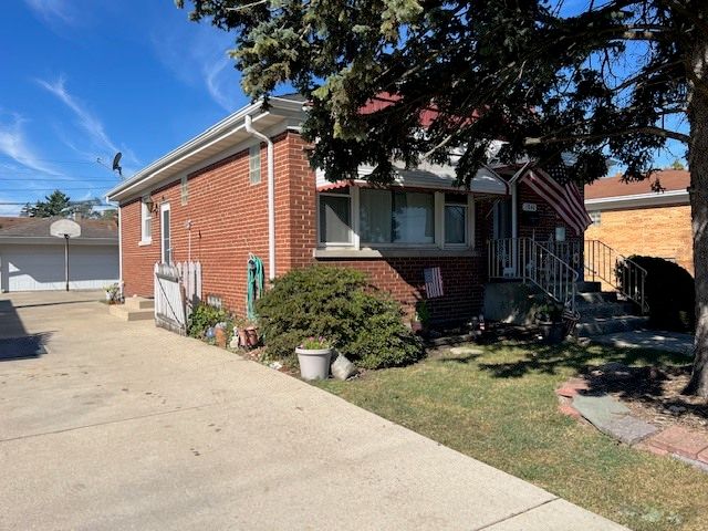 1840 Gardner Road, Westchester, IL 60154