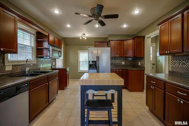 414 W MAYWOOD Avenue, Peoria, IL 61604