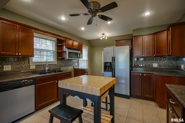 414 W MAYWOOD Avenue, Peoria, IL 61604