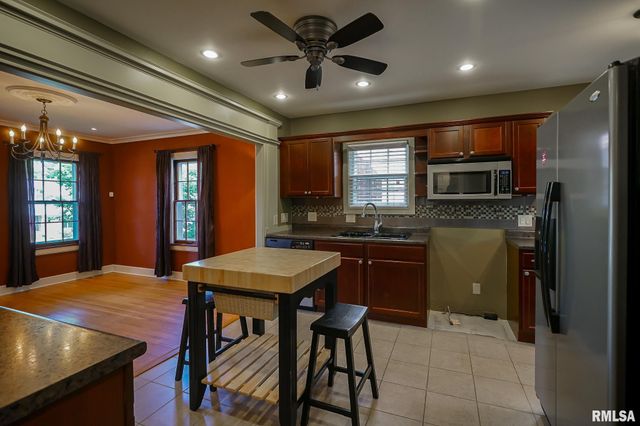 414 W MAYWOOD Avenue, Peoria, IL 61604