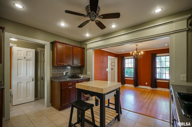 414 W MAYWOOD Avenue, Peoria, IL 61604