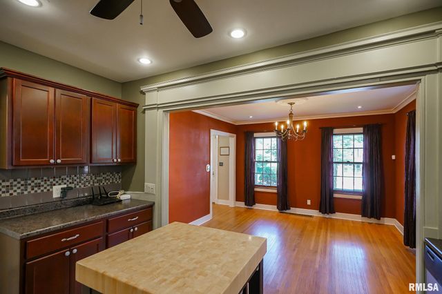 414 W MAYWOOD Avenue, Peoria, IL 61604