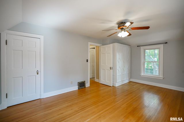 414 W MAYWOOD Avenue, Peoria, IL 61604