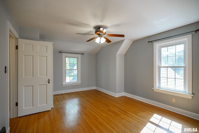 414 W MAYWOOD Avenue, Peoria, IL 61604