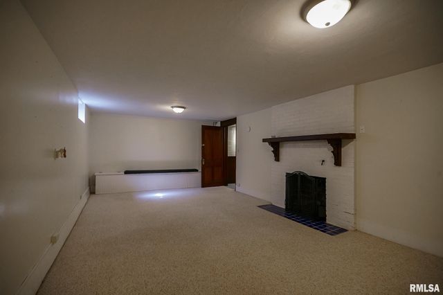 414 W MAYWOOD Avenue, Peoria, IL 61604