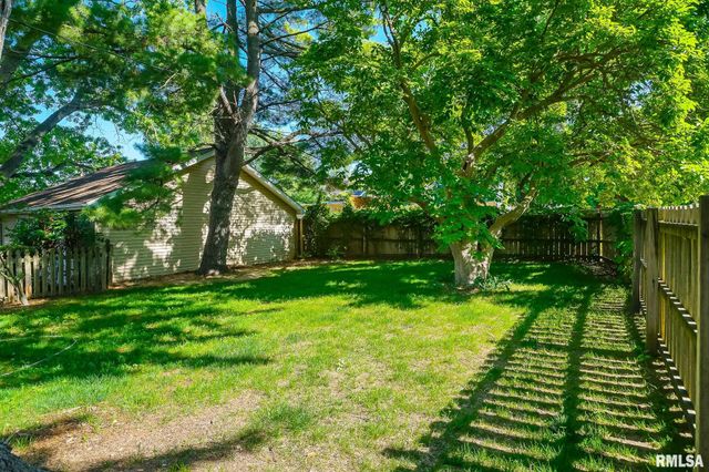 414 W MAYWOOD Avenue, Peoria, IL 61604