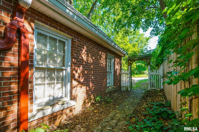 414 W MAYWOOD Avenue, Peoria, IL 61604