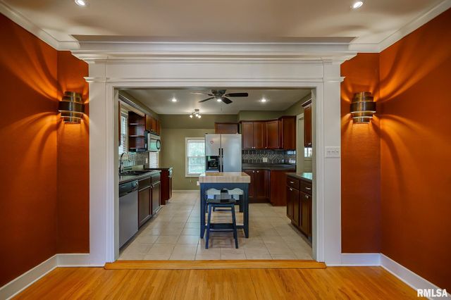 414 W MAYWOOD Avenue, Peoria, IL 61604