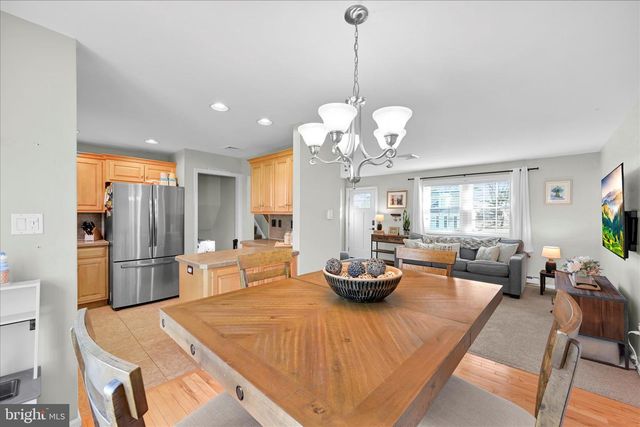 240 BIRCHWOOD LN, Lititz, PA 17543