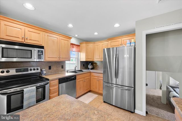 240 BIRCHWOOD LN, Lititz, PA 17543