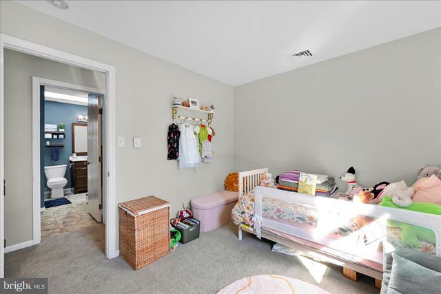 240 BIRCHWOOD LN, Lititz, PA 17543