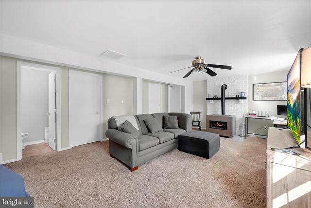 240 BIRCHWOOD LN, Lititz, PA 17543