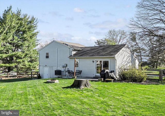 240 BIRCHWOOD LN, Lititz, PA 17543