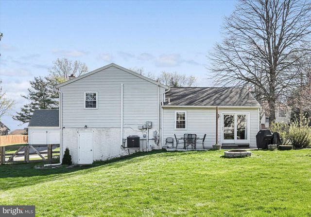 240 BIRCHWOOD LN, Lititz, PA 17543
