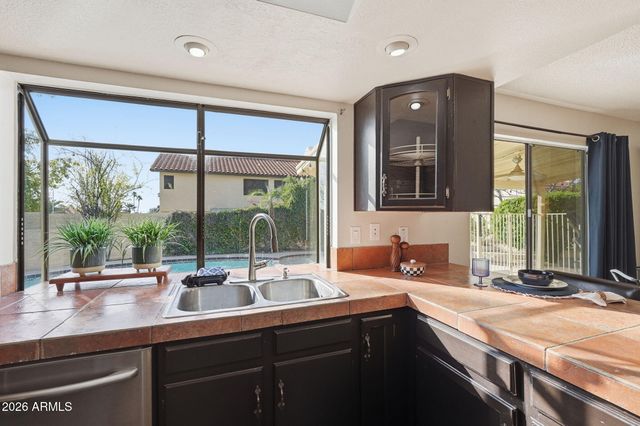 457 E BLUEBELL Lane, Tempe, AZ 85288