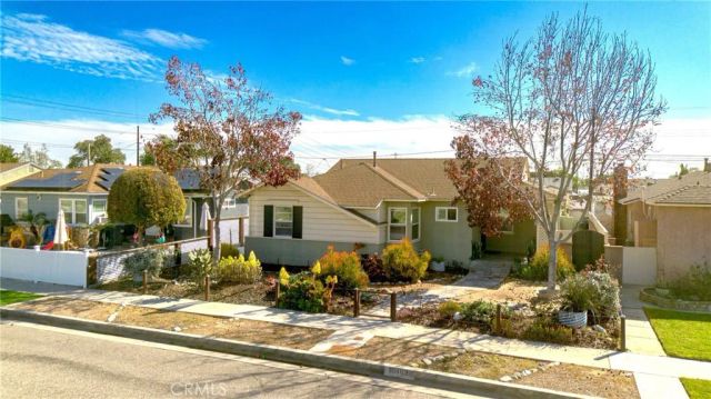 10462 Somerset Boulevard, Bellflower, CA 90706