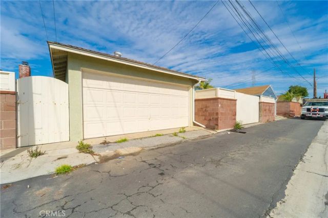 10462 Somerset Boulevard, Bellflower, CA 90706