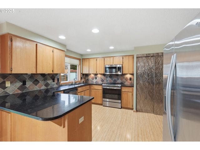 19235 Sw DURELL Ct, Beaverton, OR 97003