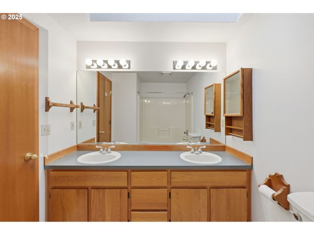 19235 Sw DURELL Ct, Beaverton, OR 97003