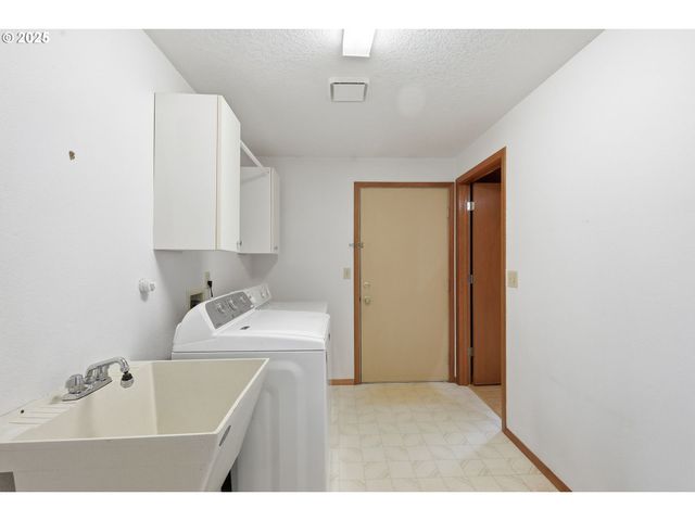 19235 Sw DURELL Ct, Beaverton, OR 97003