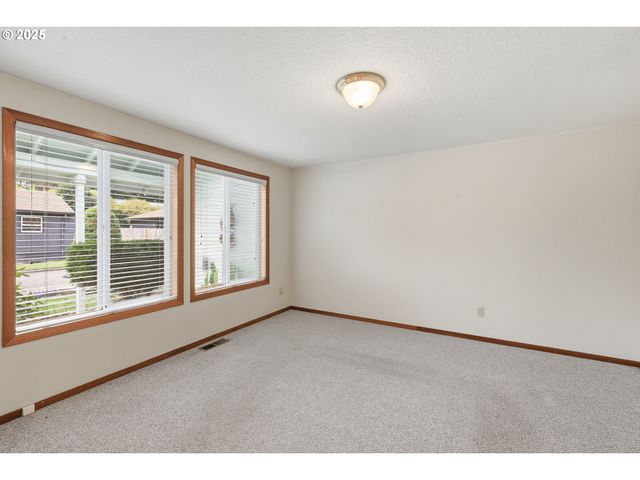 19235 Sw DURELL Ct, Beaverton, OR 97003