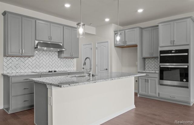 4044 Nottingham Circle, Clarkston, MI 48346