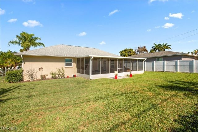 2124 NE 3rd TER, Cape Coral, FL 33909