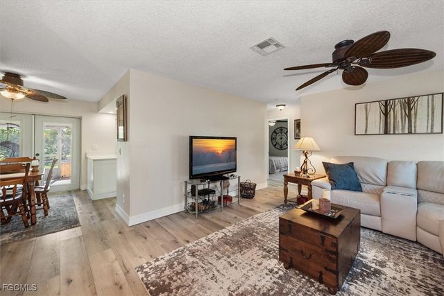 2124 NE 3rd TER, Cape Coral, FL 33909