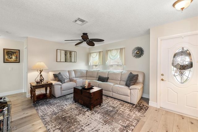 2124 NE 3rd TER, Cape Coral, FL 33909