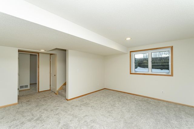 2657 Colleen Street NE, Rochester, MN 55906