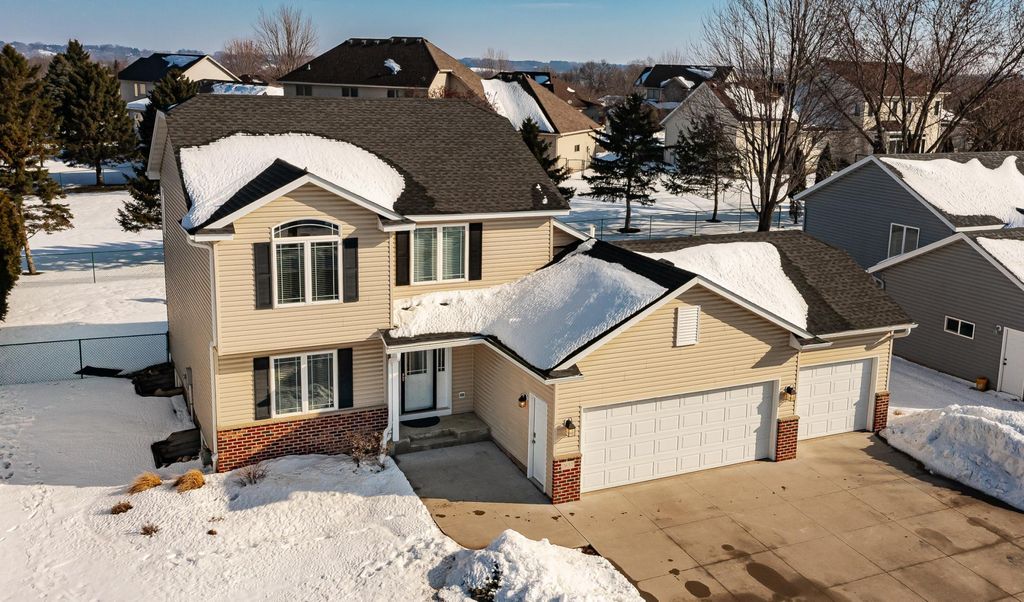 2657 Colleen Street NE, Rochester, MN 55906