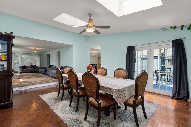 423 Tiffany St, Springfield, MA 01108
