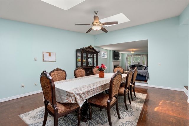 423 Tiffany St, Springfield, MA 01108