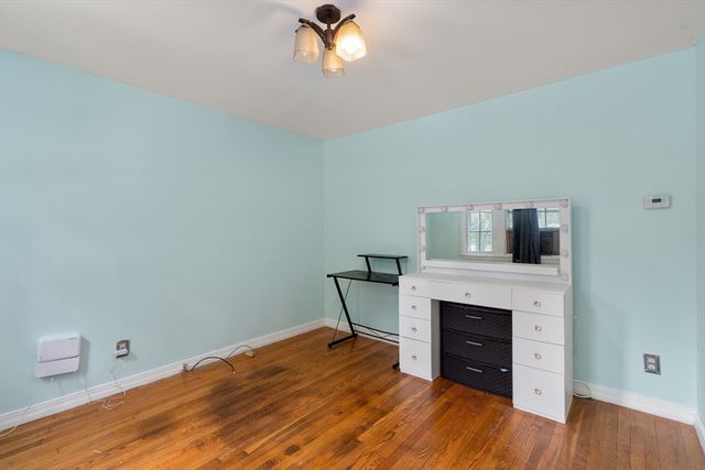 423 Tiffany St, Springfield, MA 01108