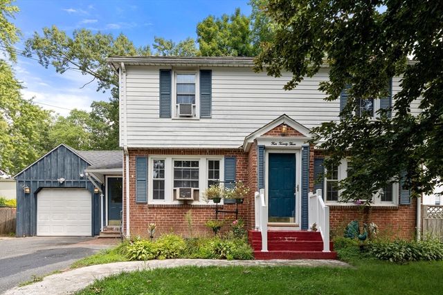 423 Tiffany St, Springfield, MA 01108