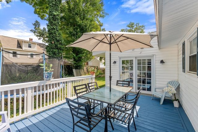 423 Tiffany St, Springfield, MA 01108