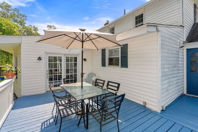 423 Tiffany St, Springfield, MA 01108
