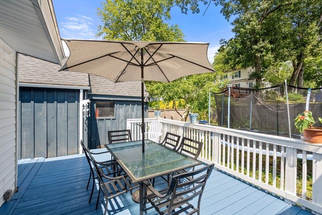 423 Tiffany St, Springfield, MA 01108